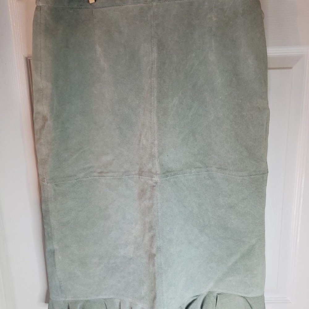 Terry Lewis Classic Luxuries Leather Skirt in Sage